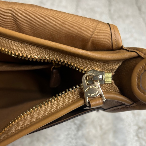 Authentic Patricia Legacy Coach Crossbody Saddle Bag - Picture 3 of 12